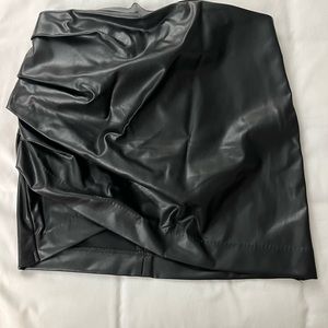 H&M Ruched faux leather mini skirt